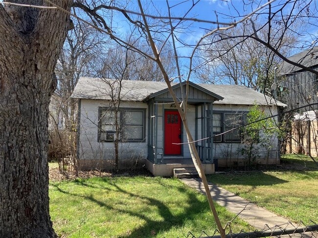 Building Photo - 611 Clifford Dr