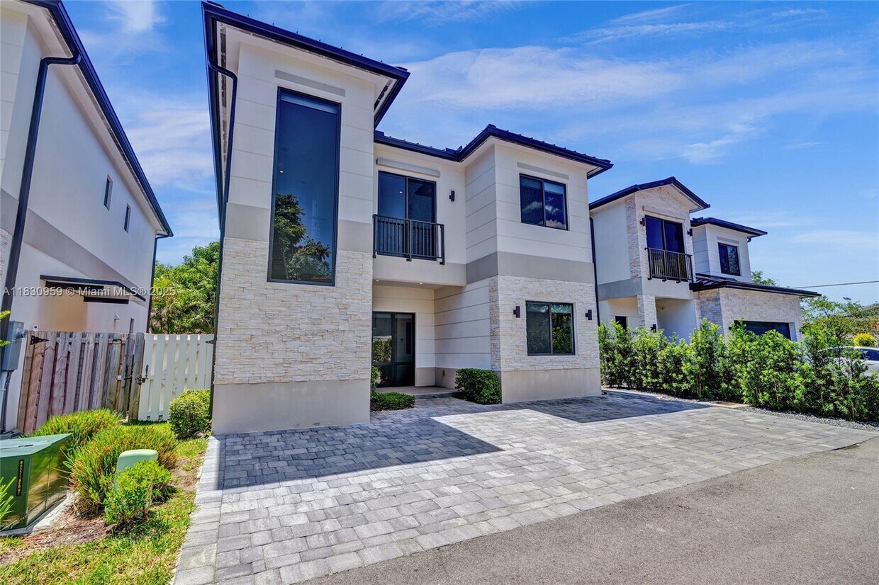 Foto principal - 7759 SW 99th St
