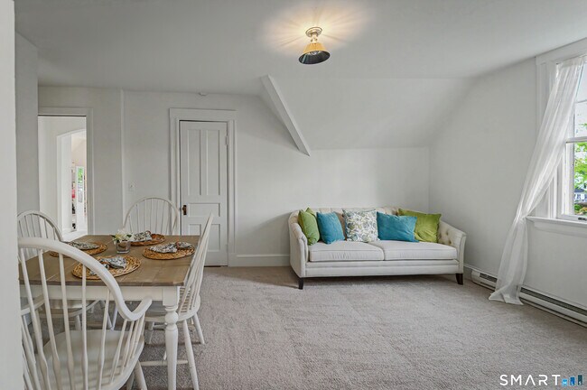 Foto del edificio - 398 Wilton Rd W