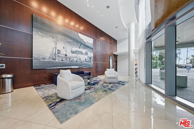 Building Photo - 13700 Marina Pointe Dr