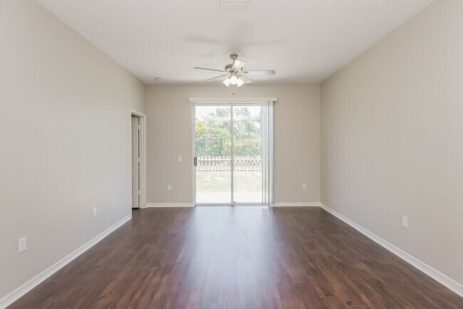Building Photo - 10349 Tecoma Dr