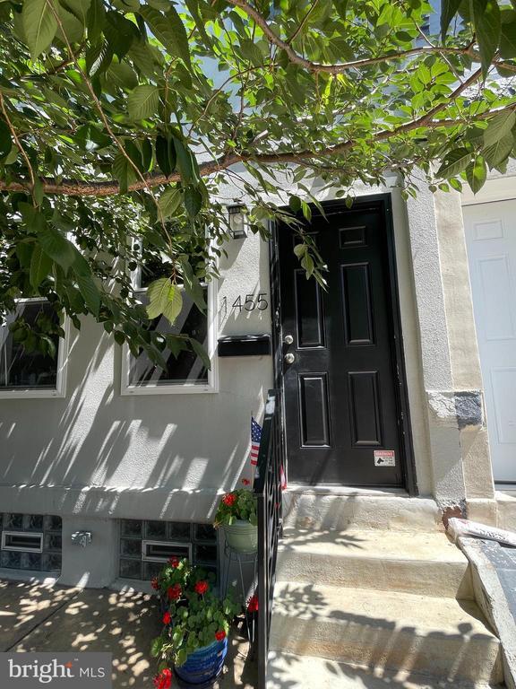 Building Photo - 1455 N 30th St