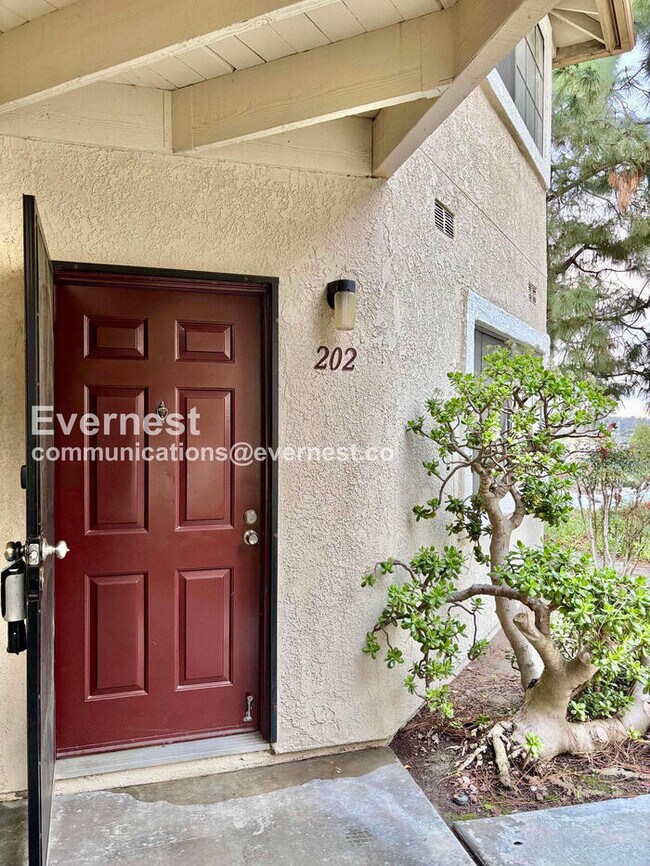 Building Photo - 3557 Paseo De Francisco