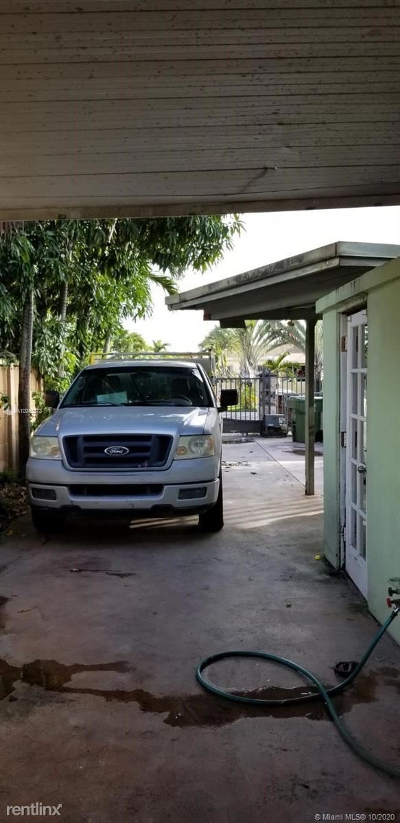 Building Photo - 2 br, 1 bath House - 257 W 45th St