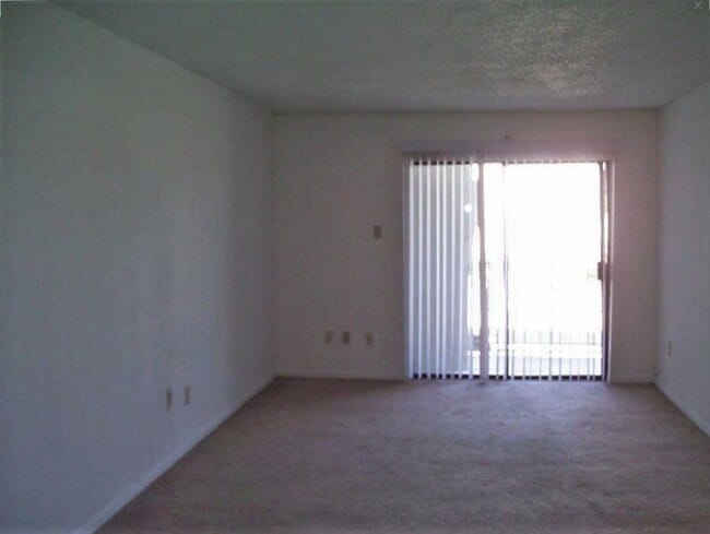 Building Photo - 2816 S Bartell Dr