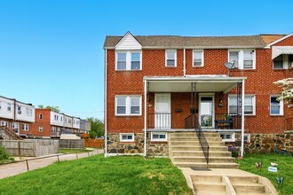 Building Photo - 336 Magnolia Ter
