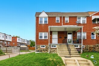 Building Photo - 336 Magnolia Ter