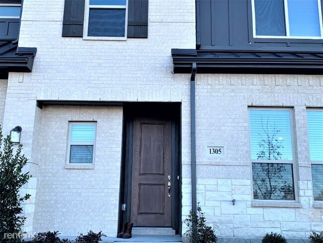 Building Photo - 3 br, 2.5 bath Townhome - 1305 Pebblebrook Dr