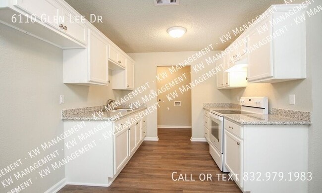 Foto del edificio - 6110 Glen Lee Dr