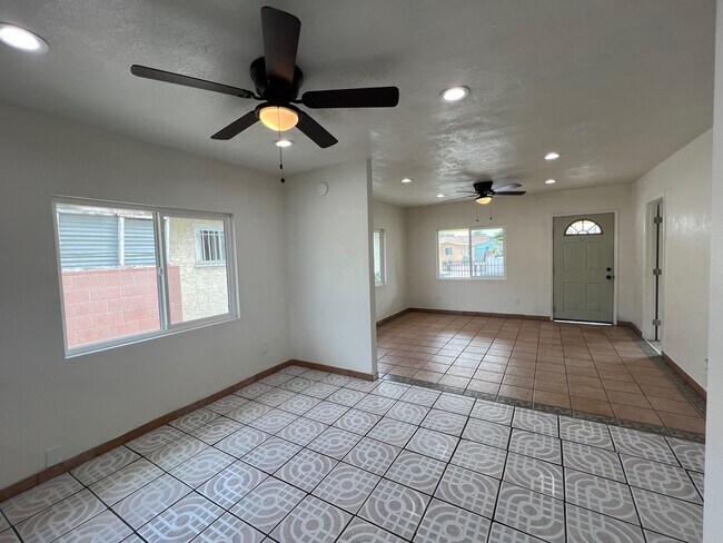 Foto del edificio - 5317 Ascot Ave