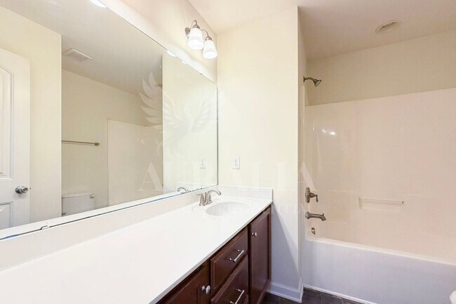 Foto del edificio - 2135 Junewood Ln