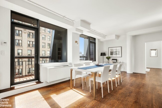 Building Photo - FIFTH AVENUE PENTHOUSE DUPLEX