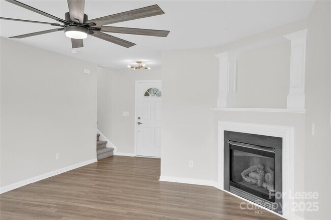 Foto del edificio - 12915 Deaton Hill Dr
