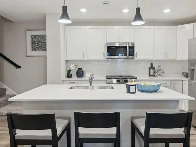 Foto del edificio - Brand New, New Construction! 3 Bed/2.5 Bath Townhouse- Available Now!