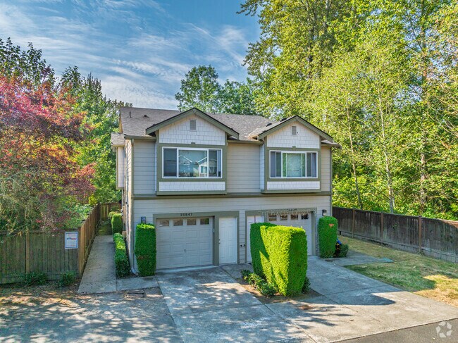 Building Photo - Rolling Hills