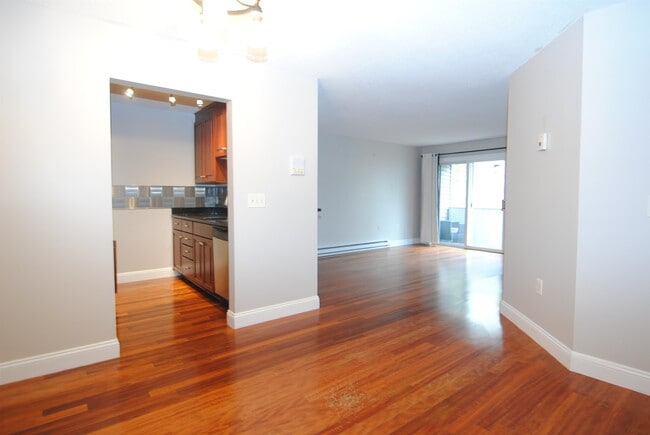 Foto del edificio - 108 Eastern Ave