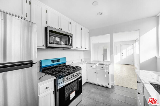 Foto del edificio - 317 S Kenmore Ave