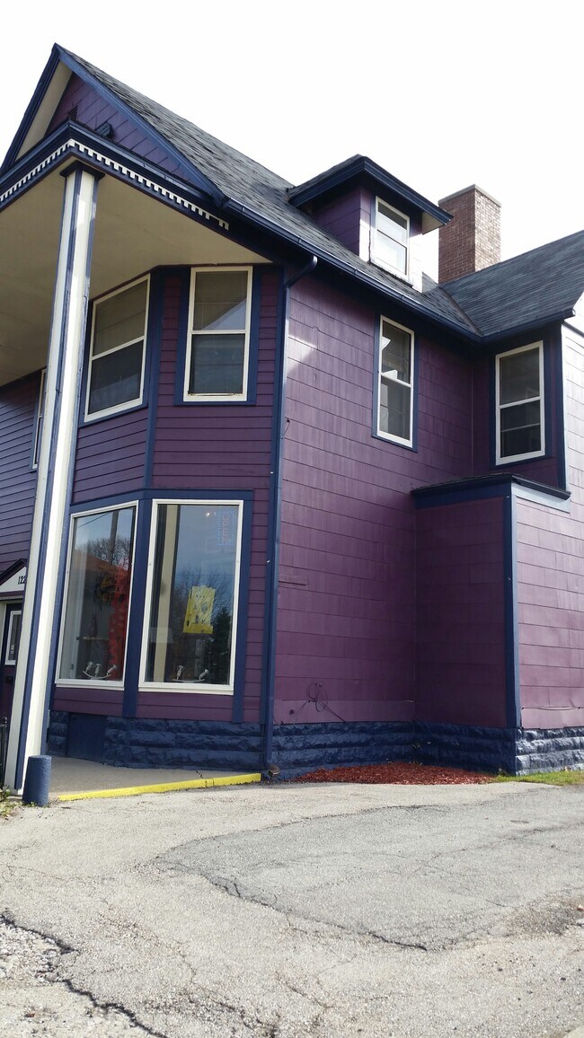 Foto del edificio - 1221 1st Ave SE