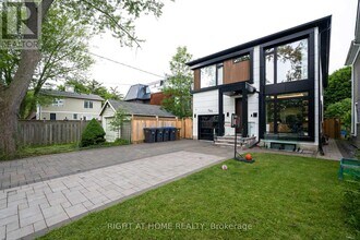 Building Photo - 585 Montbeck Crescent