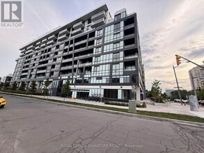 Building Photo - 6 Greenbriar Rd