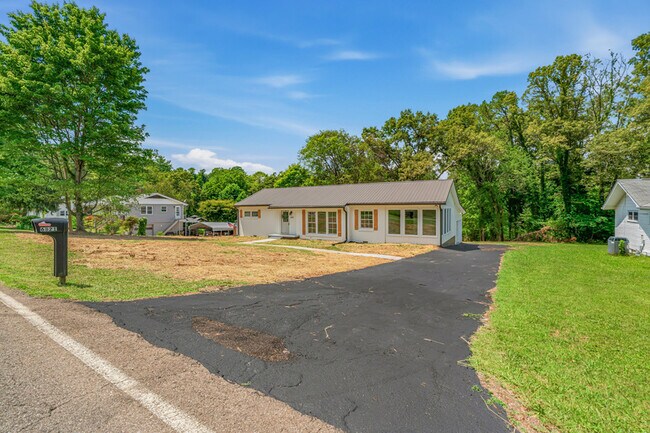 Foto del edificio - 6821 Westland Dr