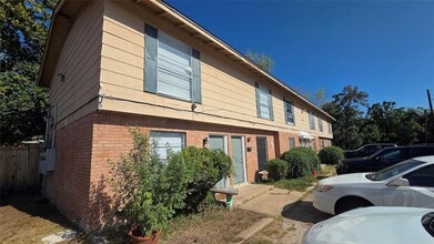 Building Photo - 5200 Lancaster Ct