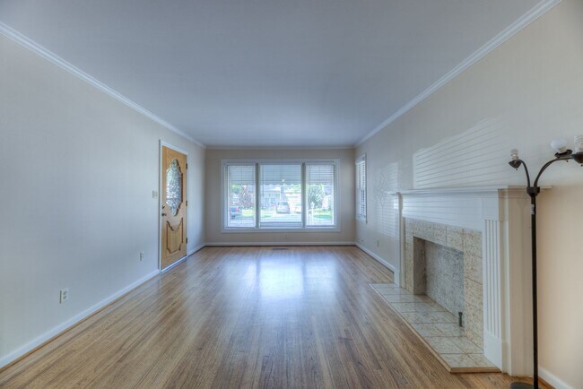 Foto del edificio - For Lease | Tulsa | 3 Bedroom, 2 Bath | $1...