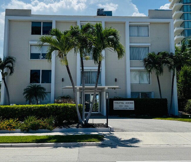 Foto del edificio - 1527 S Flagler Dr