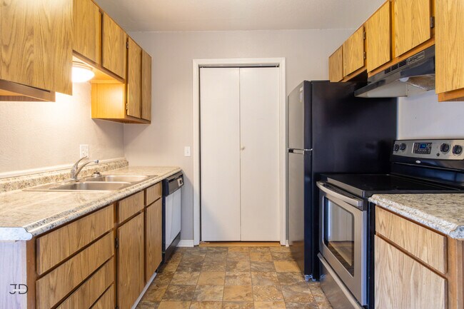 Foto del edificio - 4110 Faith Rd