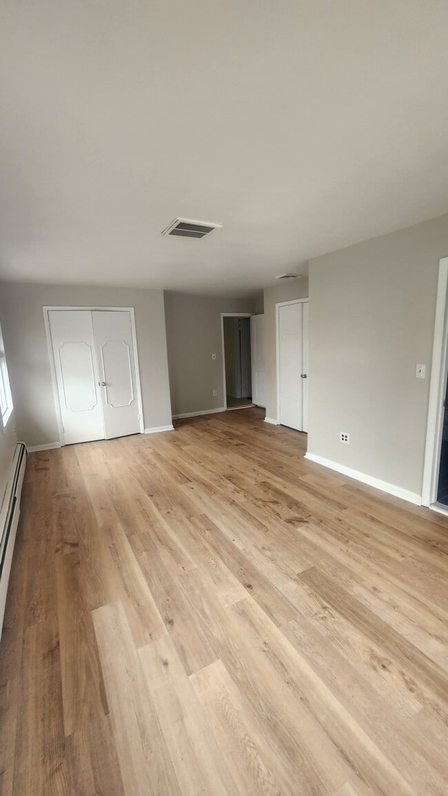 Dormitorio - 134 Franklin St