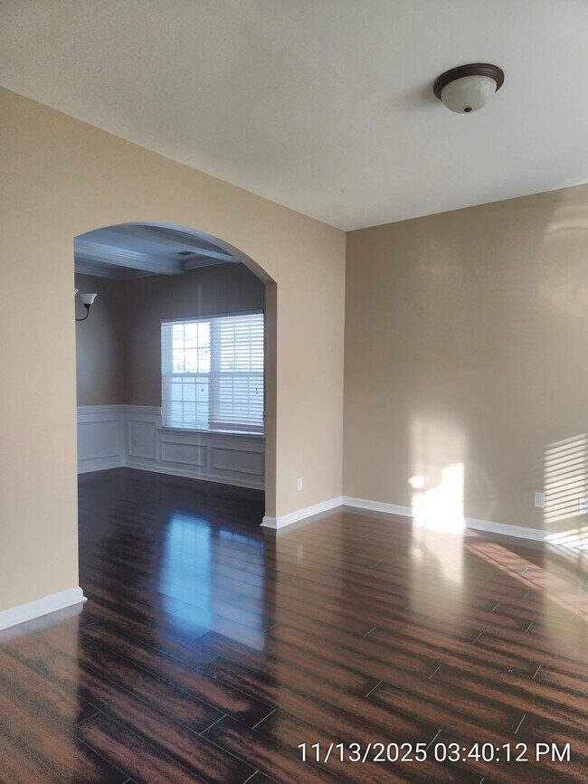 Foto del edificio - 641 Red Oak Ln