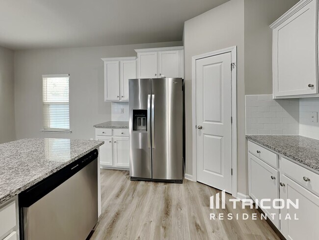 Building Photo - 220 Spring Knoll Drive Charlotte NC