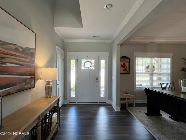 Building Photo - 270 Rossborn Ln