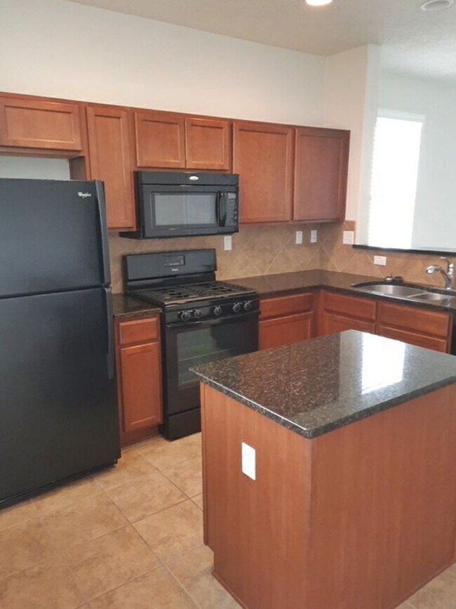 Foto del edificio - 3 bedroom 2 bathroom home in Rio Rancho! C...