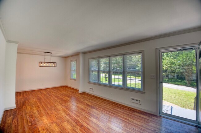 Foto del edificio - 2244 Melody