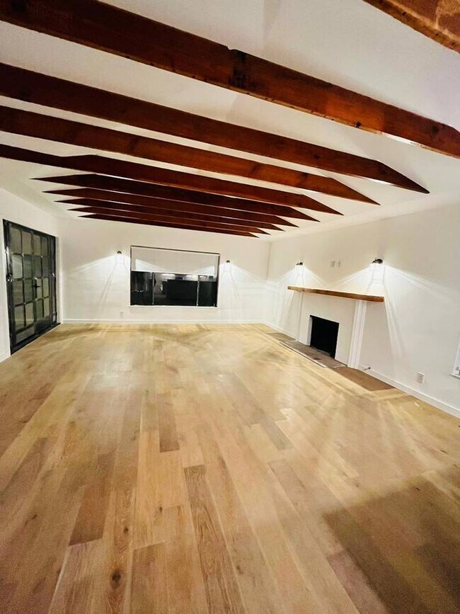 Foto del edificio - 858 Moraga Dr