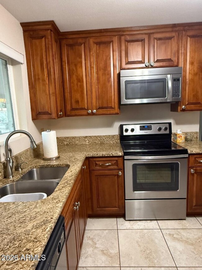 Building Photo - 6618 E Ellis St