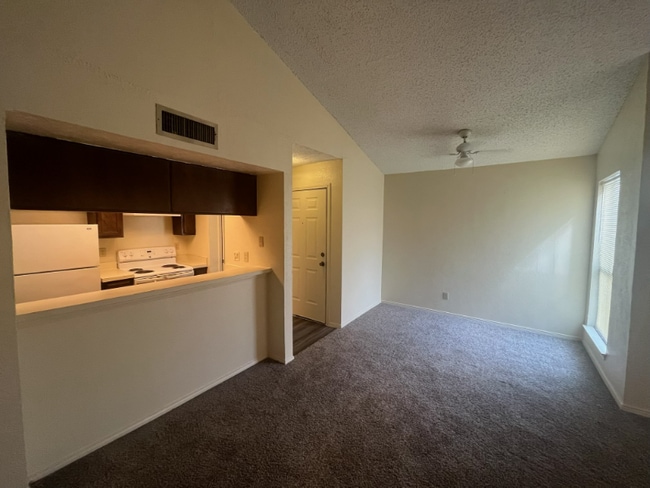 Photo - 2227 Madison Dr Apartment