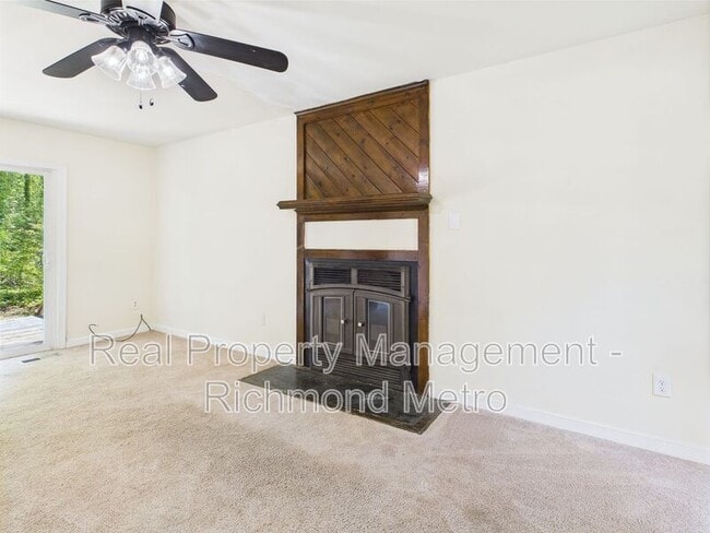 Foto del edificio - 10649 Genlou Rd