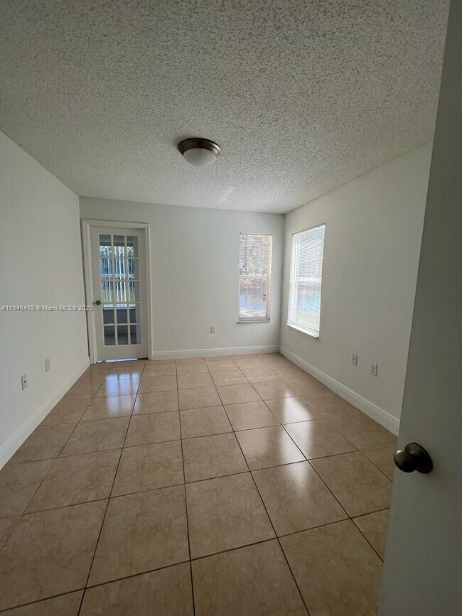 Foto del edificio - 13060 Vista Isles Dr