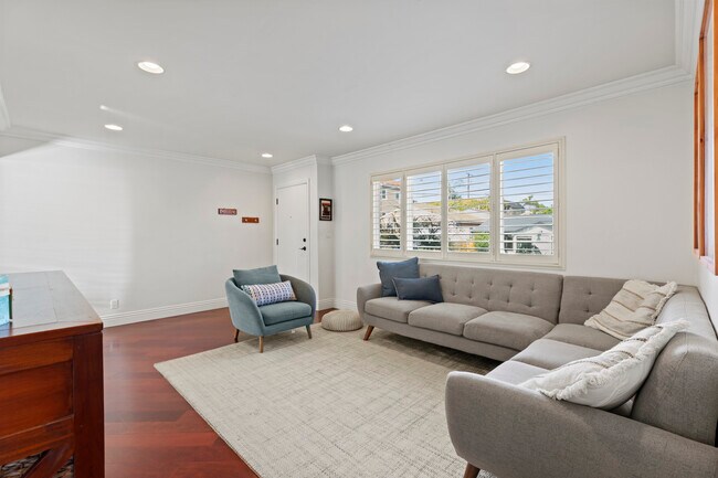 Building Photo - 1024 Pier Ave