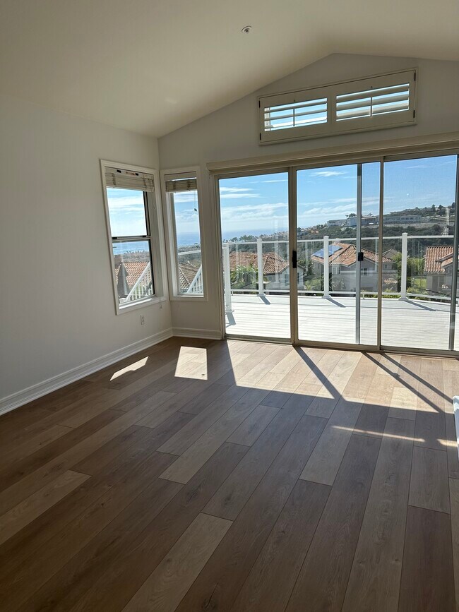 Building Photo - 77 San Raphael