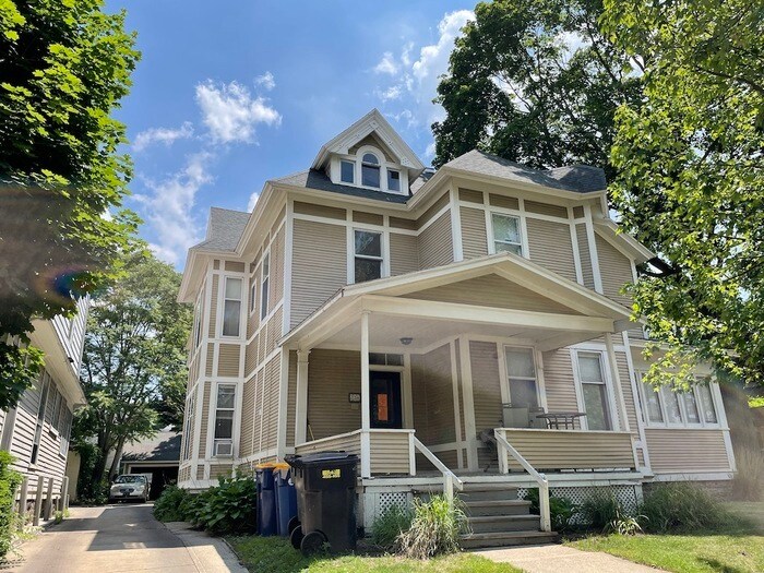 236 Prospect Ave NE, Grand Rapids, MI 49503 House for Rent in Grand