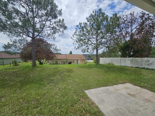 Foto del edificio - 13345 Pinyon Dr