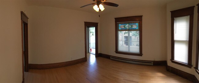 Building Photo - 1044 College St N