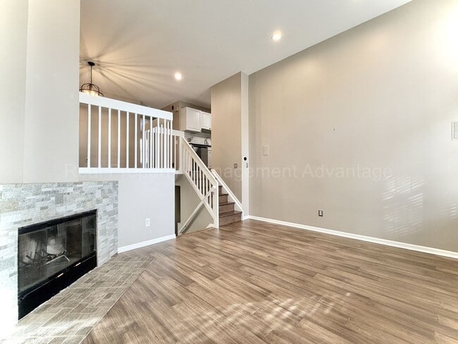 Foto del edificio - Modern 2-Bedroom Condo Near Everything in Downtown Royal Oak