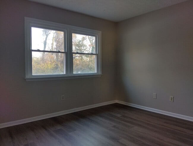 Building Photo - 7420 Bellehaven Dr