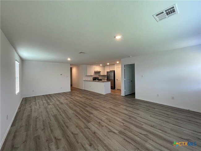 Building Photo - 422 Fairy Duster Dr