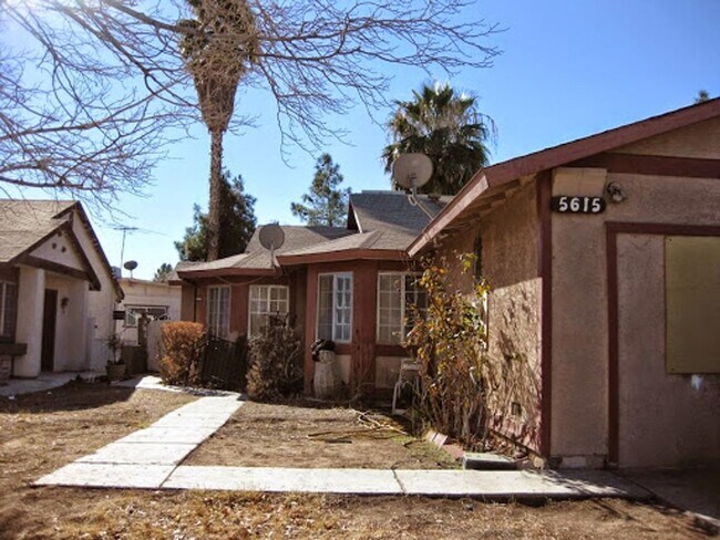 Foto del edificio - Stunning single story house single family.