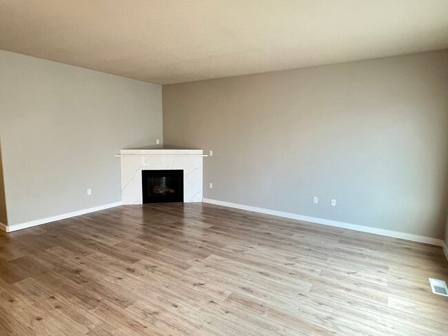 Building Photo - 431 Twin Flower Dr